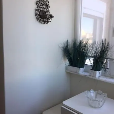 Unique Monsanto View 2 Bedrooms In Campolide * Lisboa